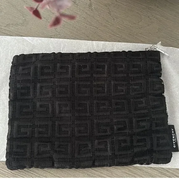 Givenchy cosmetics bag - Picture 2 of 7
